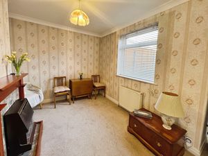 Dining Room - click for photo gallery